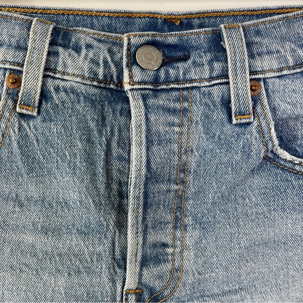 Levi's 501 Peanuts Denim Shorts Size 25 Snoopy Woodstock Button Fly Yellow Tab - Picture 3 of 11